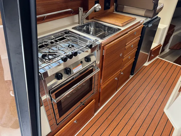 Moore Time Yacht Photos Pics 