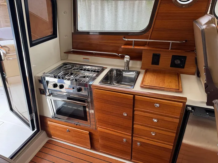 Moore Time Yacht Photos Pics 