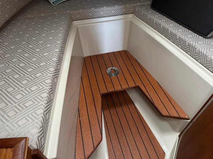 Moore Time Yacht Photos Pics 