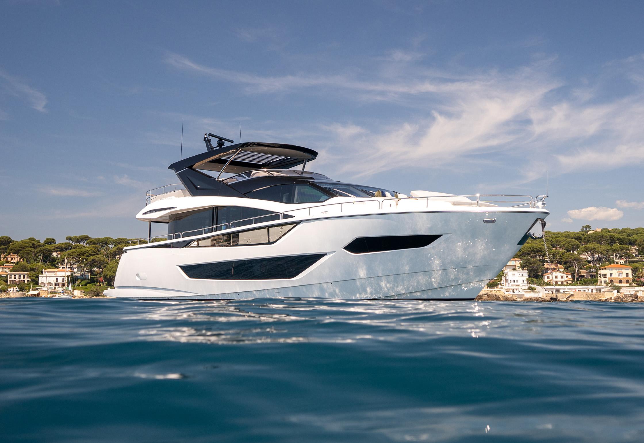 2022-sunseeker-88-yacht-power-