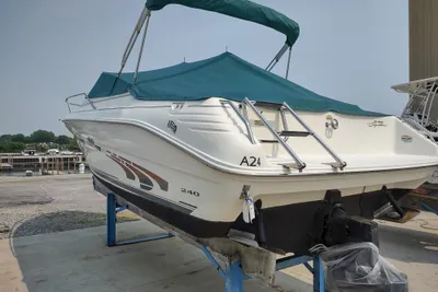Sea Ray 240 Signature