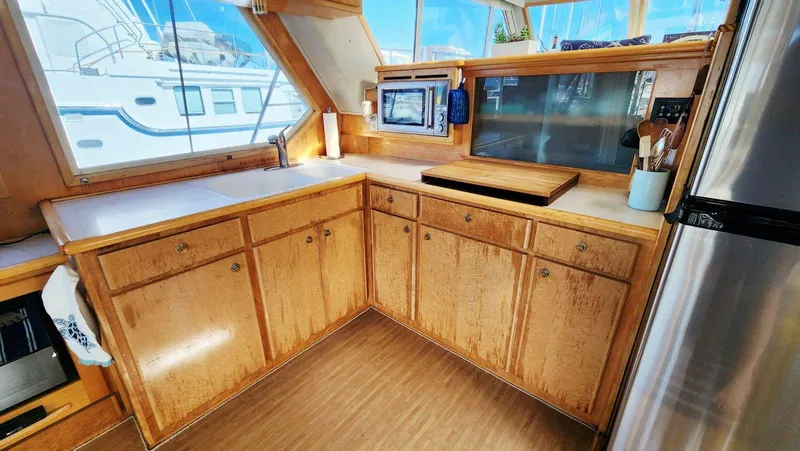 Lagypsie Yacht Photos Pics 