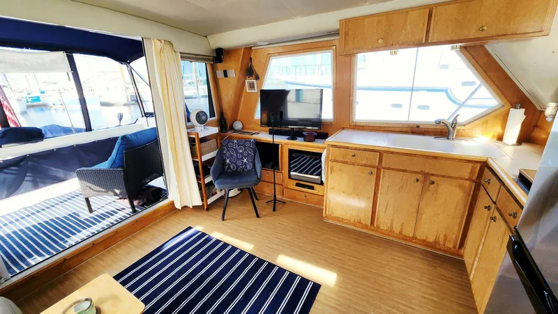 Lagypsie Yacht Photos Pics 