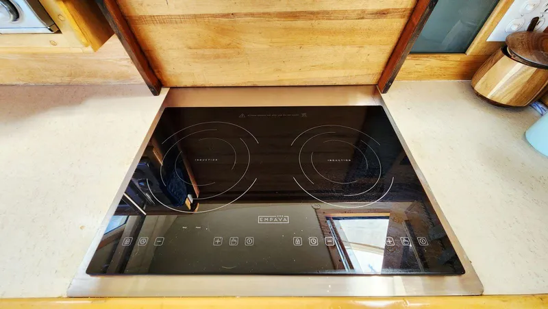 Lagypsie Yacht Photos Pics 