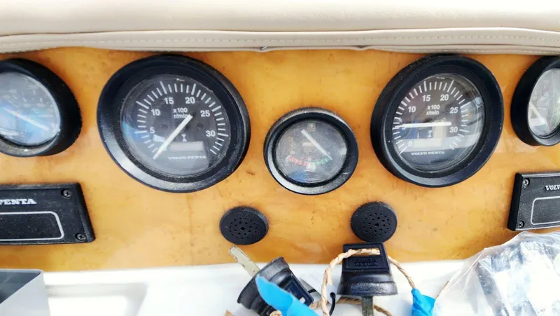 Lagypsie Yacht Photos Pics 