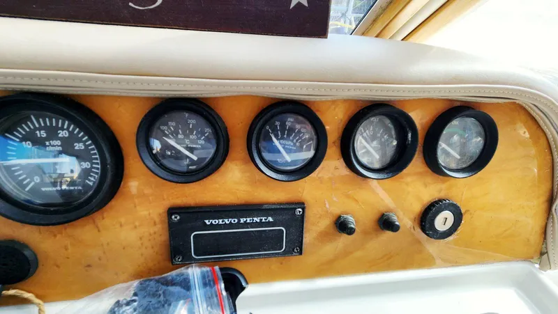 Lagypsie Yacht Photos Pics 