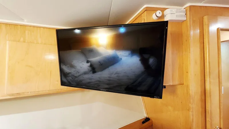 Lagypsie Yacht Photos Pics 