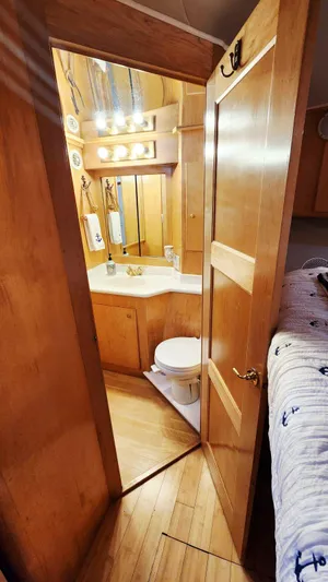 Lagypsie Yacht Photos Pics 