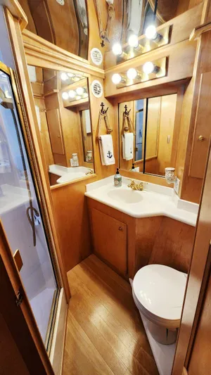 Lagypsie Yacht Photos Pics 