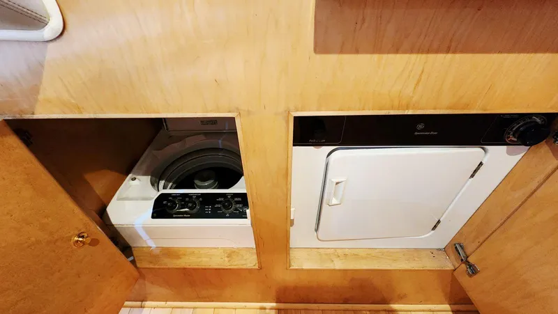 Lagypsie Yacht Photos Pics 