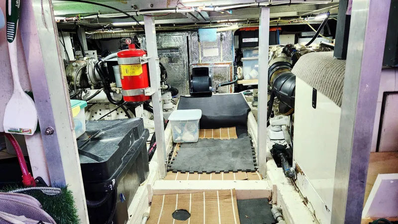 Lagypsie Yacht Photos Pics 