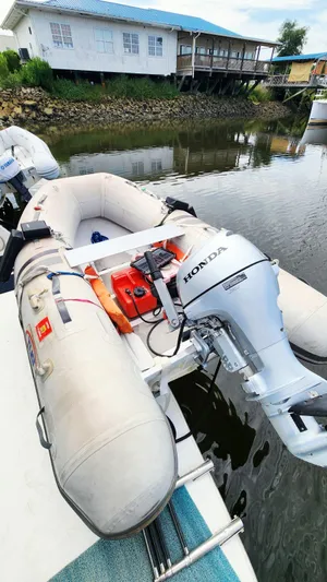 Lagypsie Yacht Photos Pics 