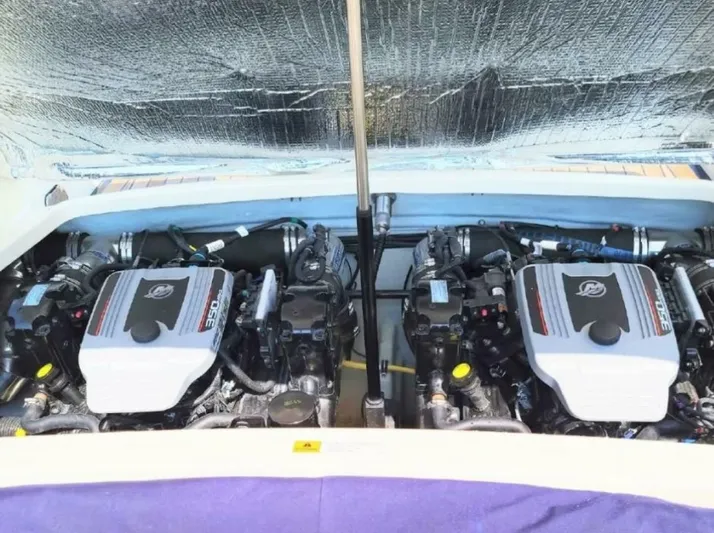  Yacht Photos Pics 2014 Chris-craft Launch 28 - Image 14