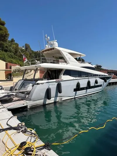 Tao Yacht Photos Pics 
