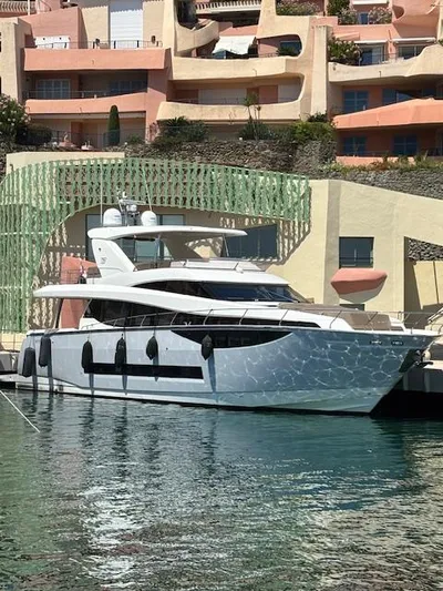 Tao Yacht Photos Pics 