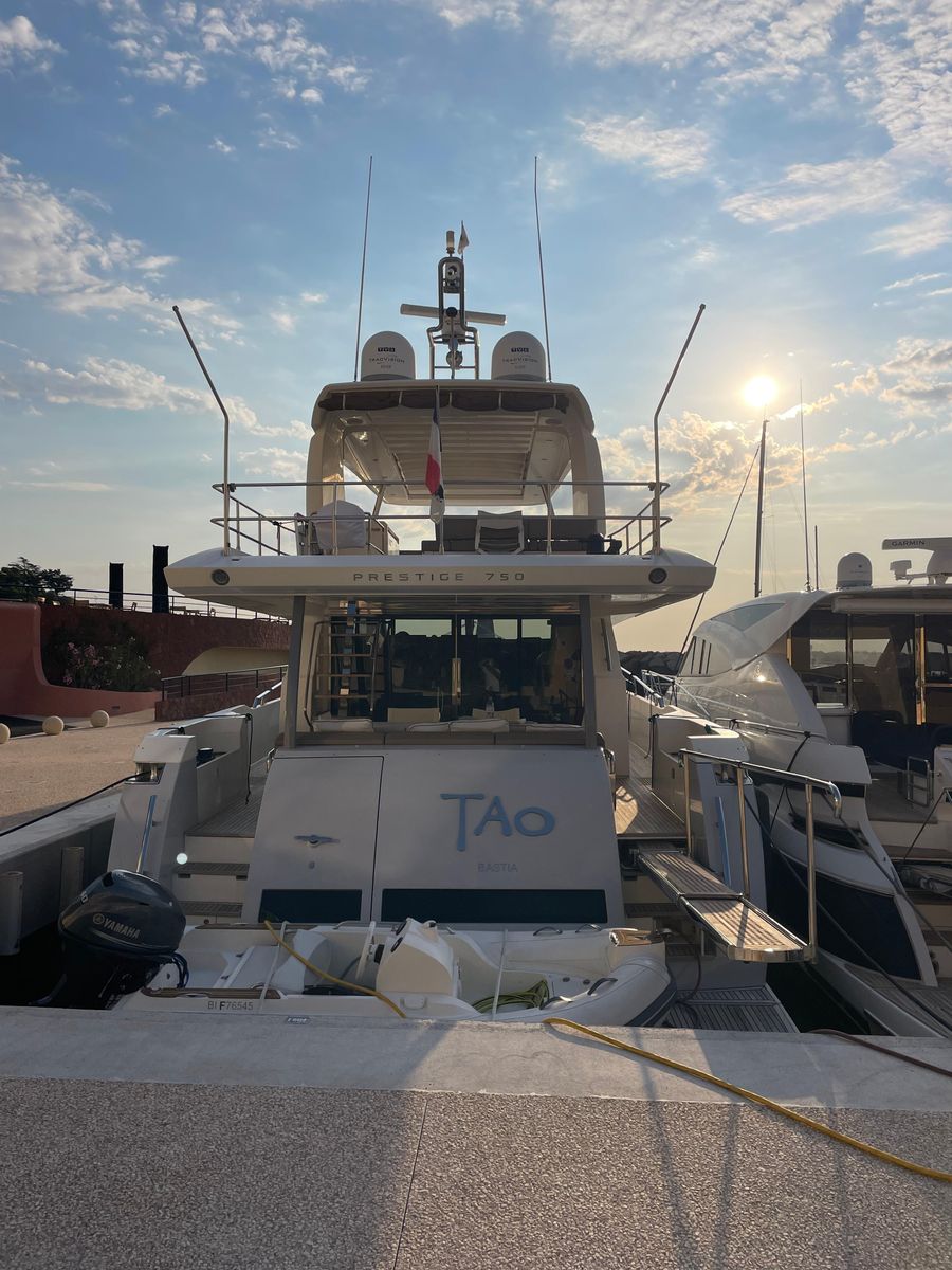 2015 Prestige 75 