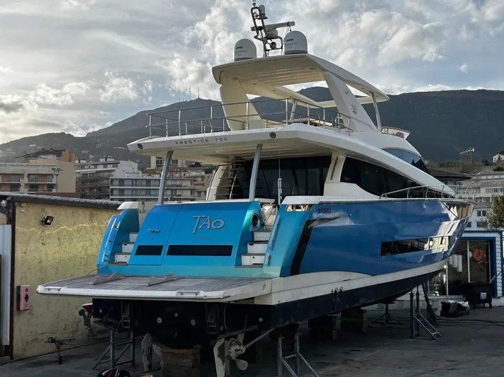Tao Yacht Photos Pics 