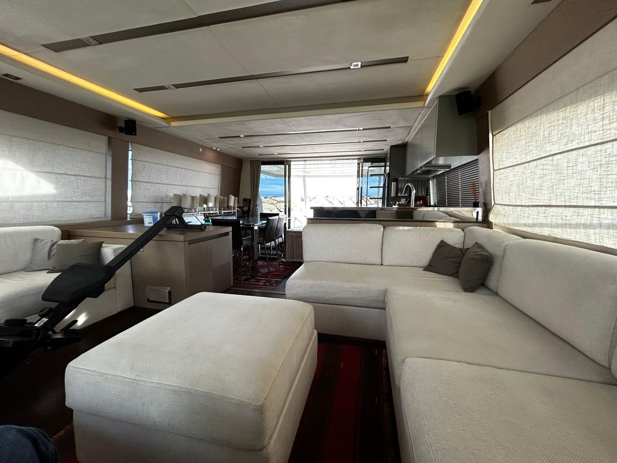 2015 Prestige 75 