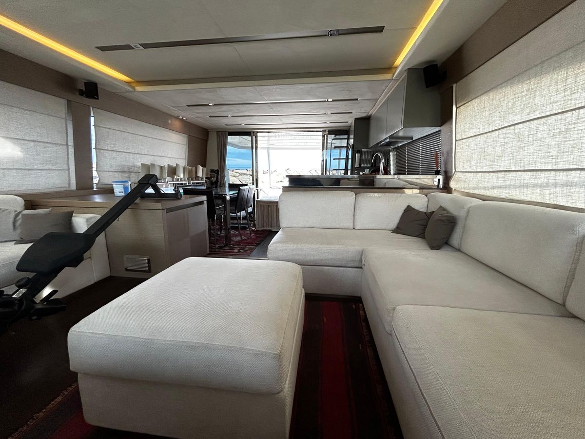 2015 Prestige 75 