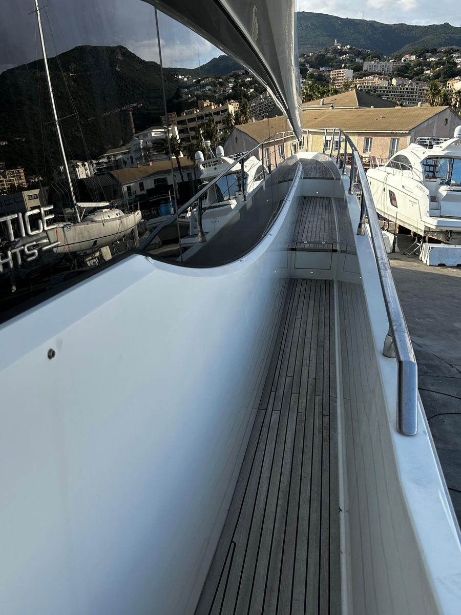 2015 Prestige 75 