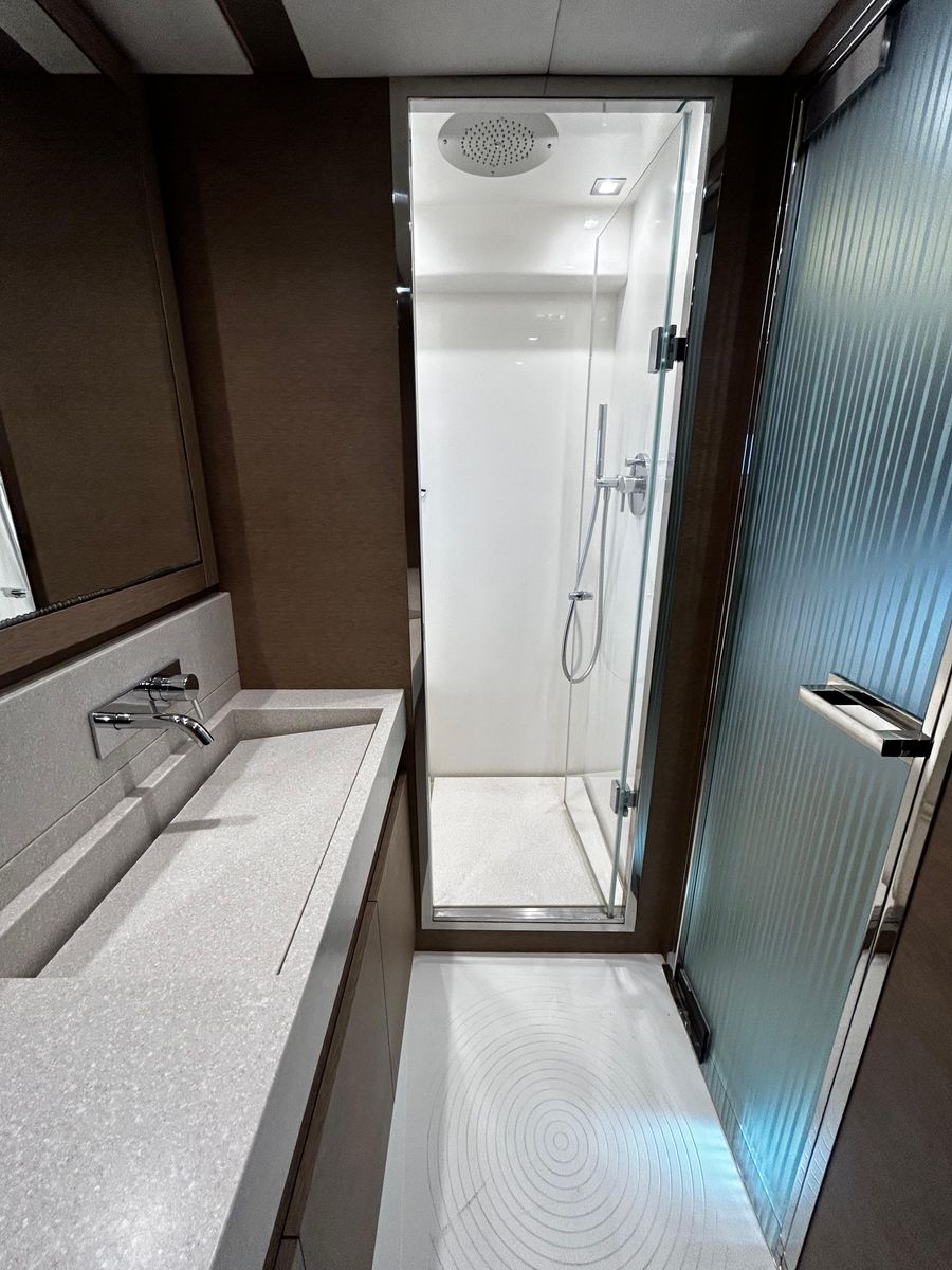 2015 Prestige 75 