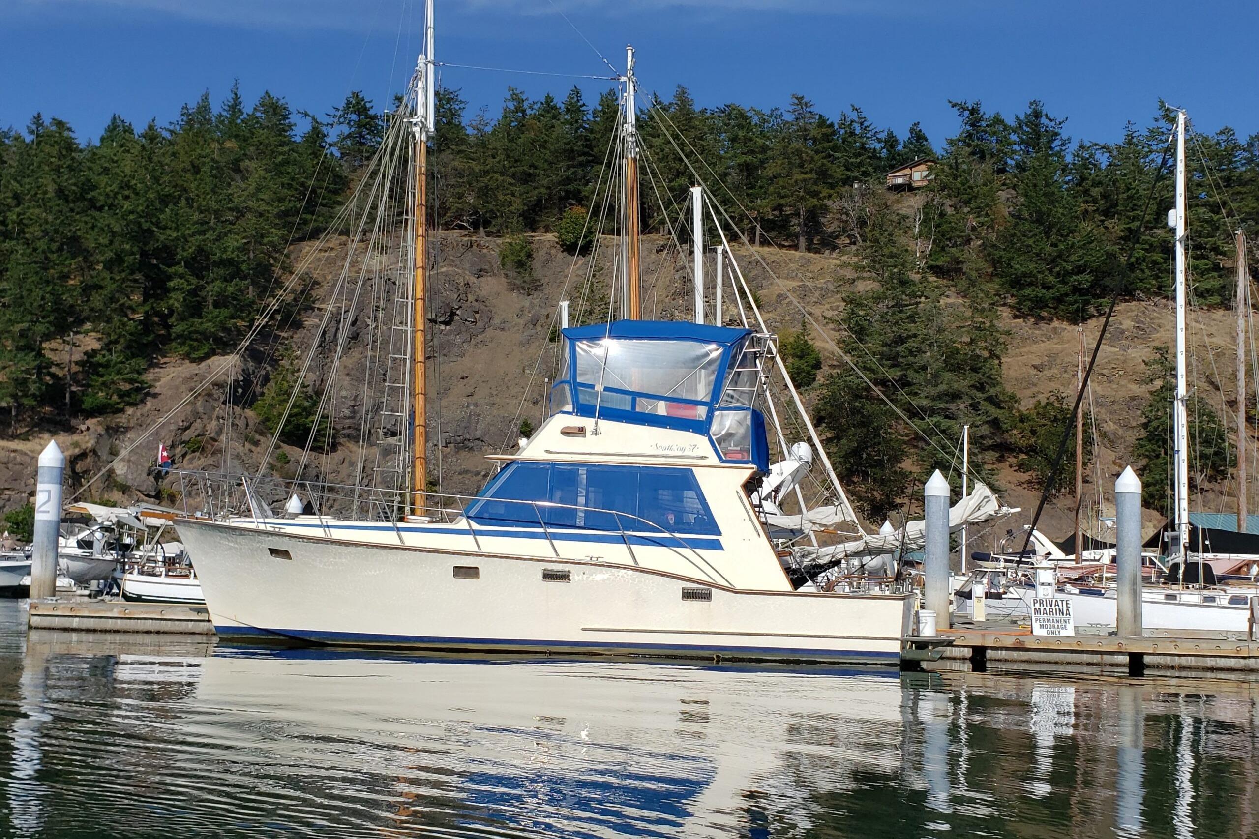 South Bay Flybridge Sedan Sport