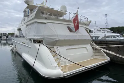 Azimut 105