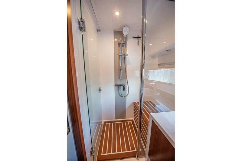 Well Done Yacht Photos Pics 2018 Belize 54 Daybridge - Image 56