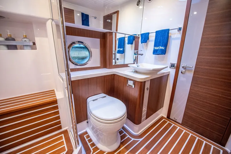 Well Done Yacht Photos Pics 2018 Belize 54 Daybridge - Image 65