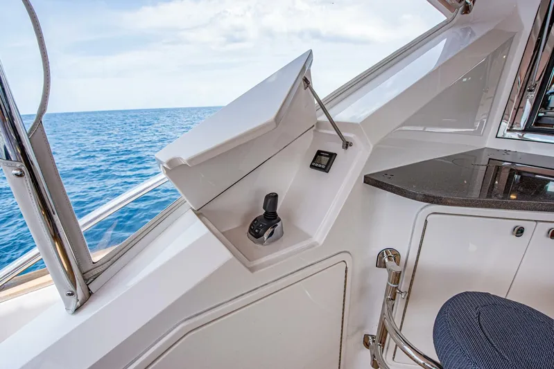 Well Done Yacht Photos Pics 2018 Belize 54 Daybridge - Image 34