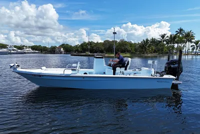 2022 East Cape 25 Hybrid