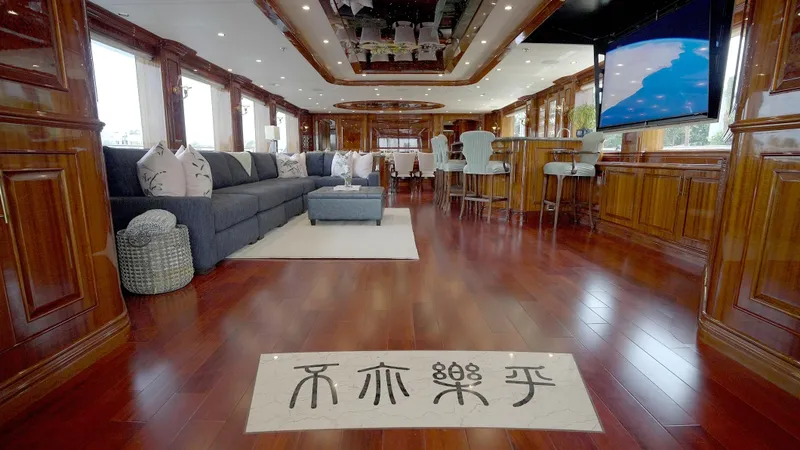 Homecoming Yacht Photos Pics Main Salon