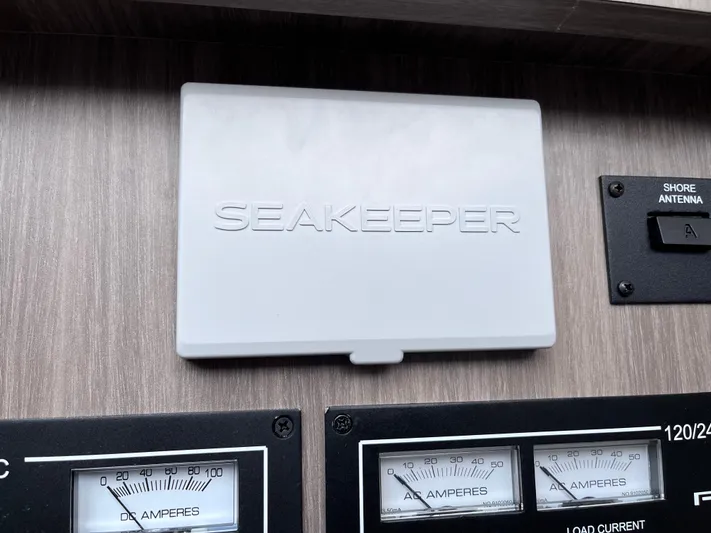  Yacht Photos Pics Seakeeper control panel on 2022 Regal 42 Grande Coupe yacht.