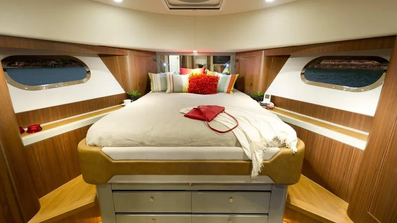  Yacht Photos Pics 2026 Belize 54 Sedan - Image 8