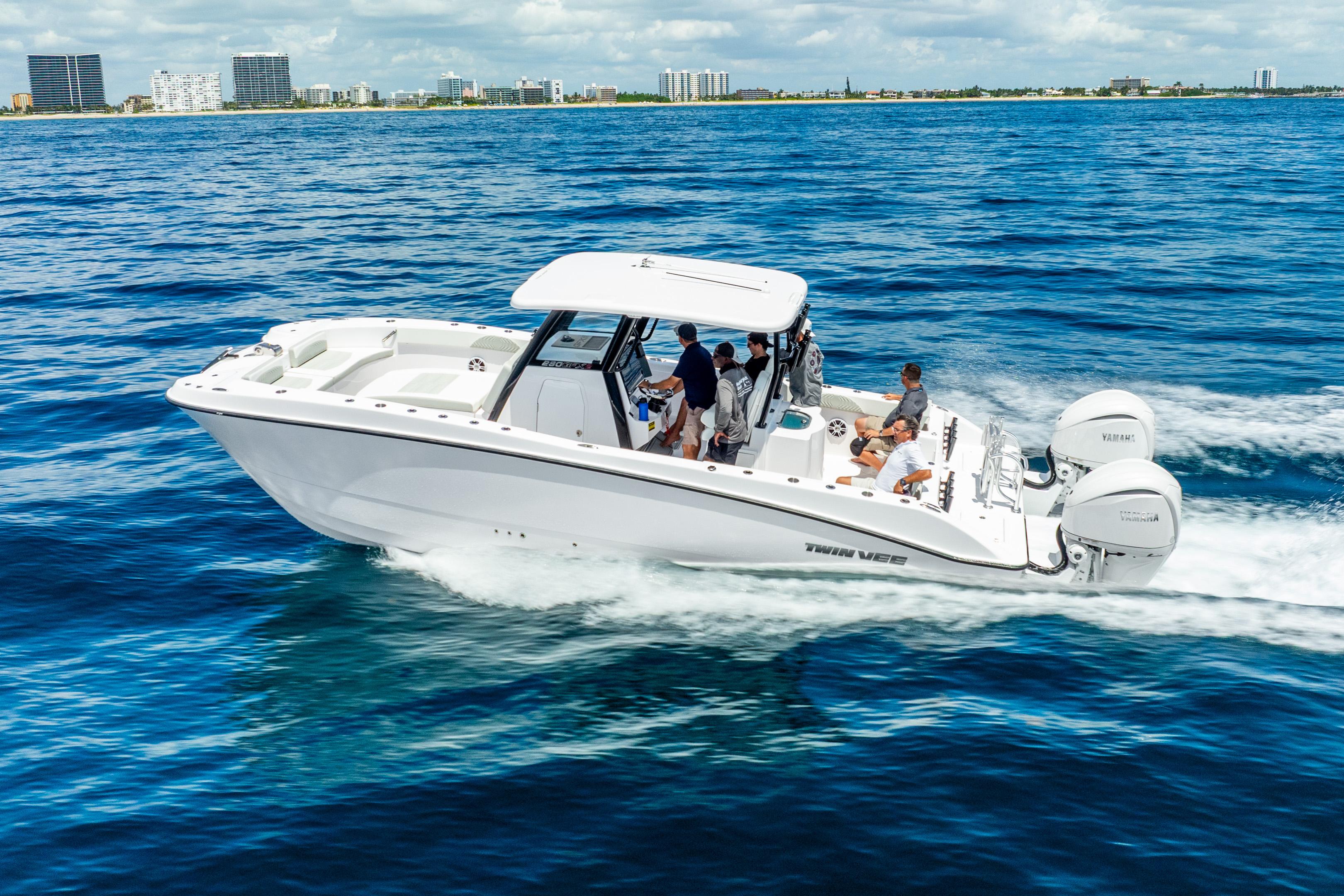 Twin Vee 280 GFX2 CC