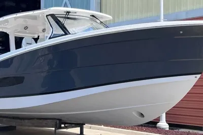 Regal 38 SAV