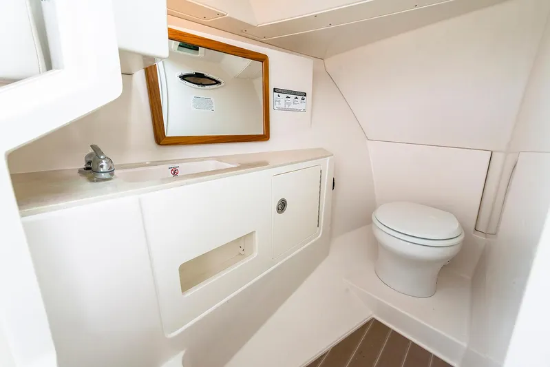  Yacht Photos Pics Manufacturer Provided Image