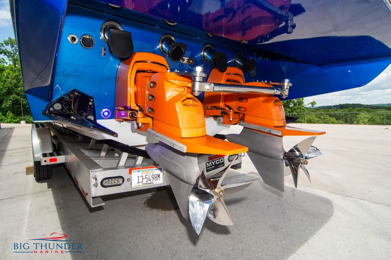  Yacht Photos Pics 2015 Nor-Tech 527 Super Vee boat on trailer, rear view with dual propellers.