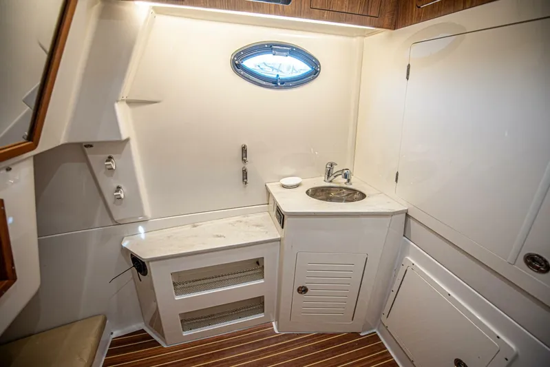 Why The Fish Knot Yacht Photos Pics 2019 Sailfish 360 Cc - Image 38