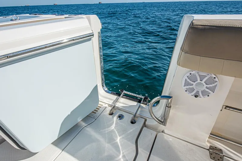 Why The Fish Knot Yacht Photos Pics 2019 Sailfish 360 Cc - Image 33