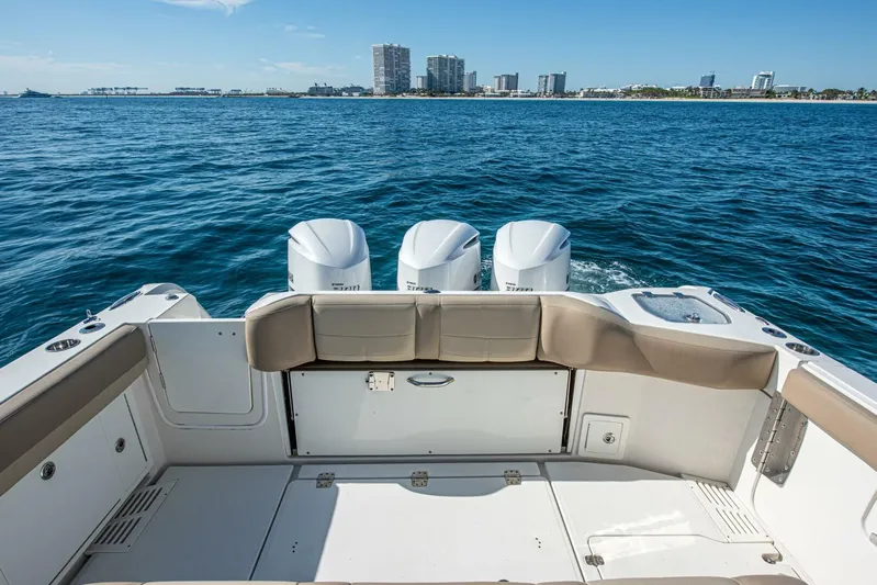 Why The Fish Knot Yacht Photos Pics 2019 Sailfish 360 Cc - Image 31