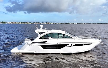 2020 50' Cruisers Yachts-50 Cantius Fort Myers, FL, US