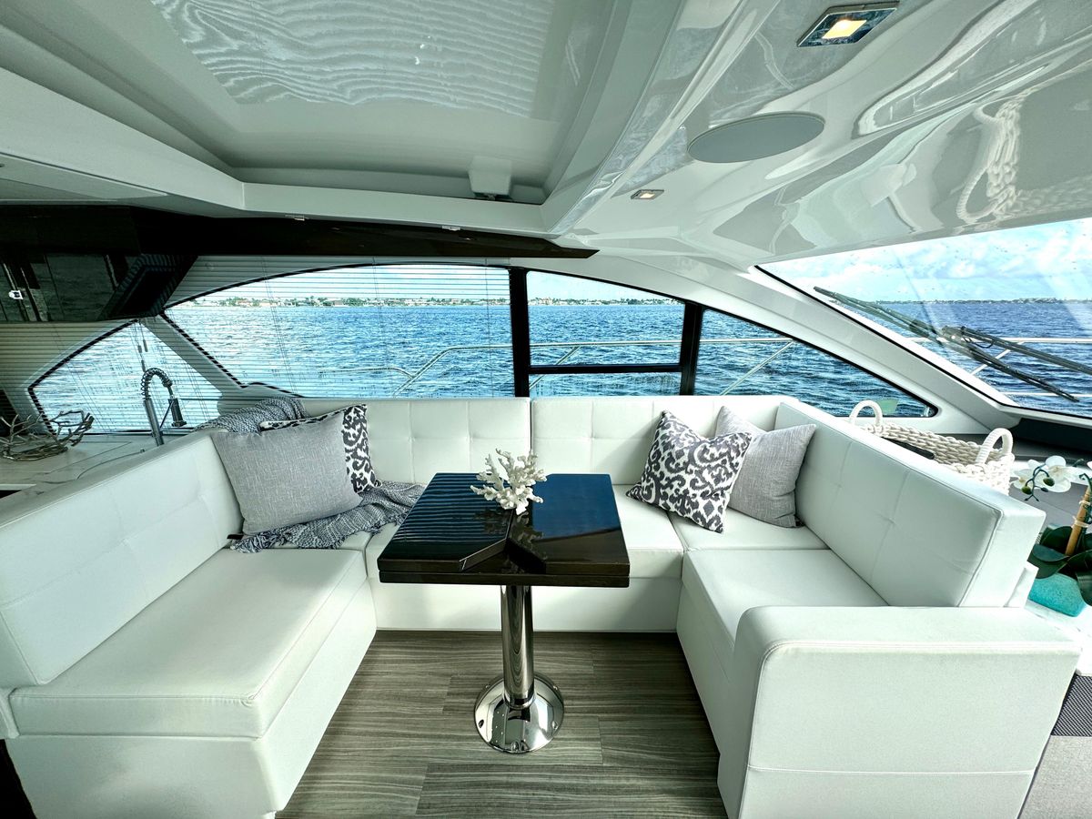 2020 Cruisers Yachts 50 