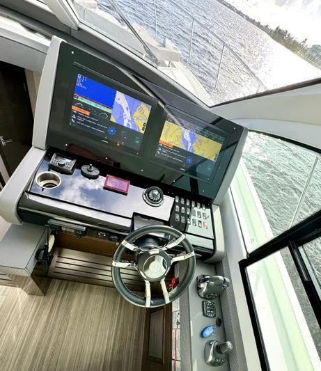 Ocean View Yacht Photos Pics Garmin Glass Cockpit