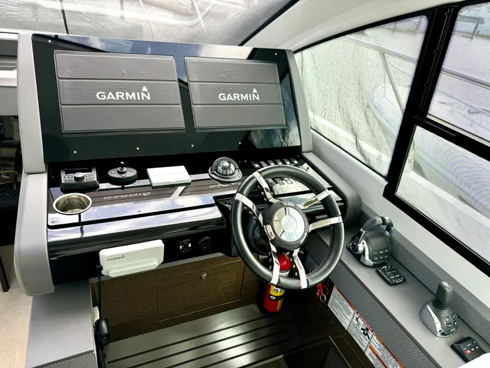 Ocean View Yacht Photos Pics Helm - Covered