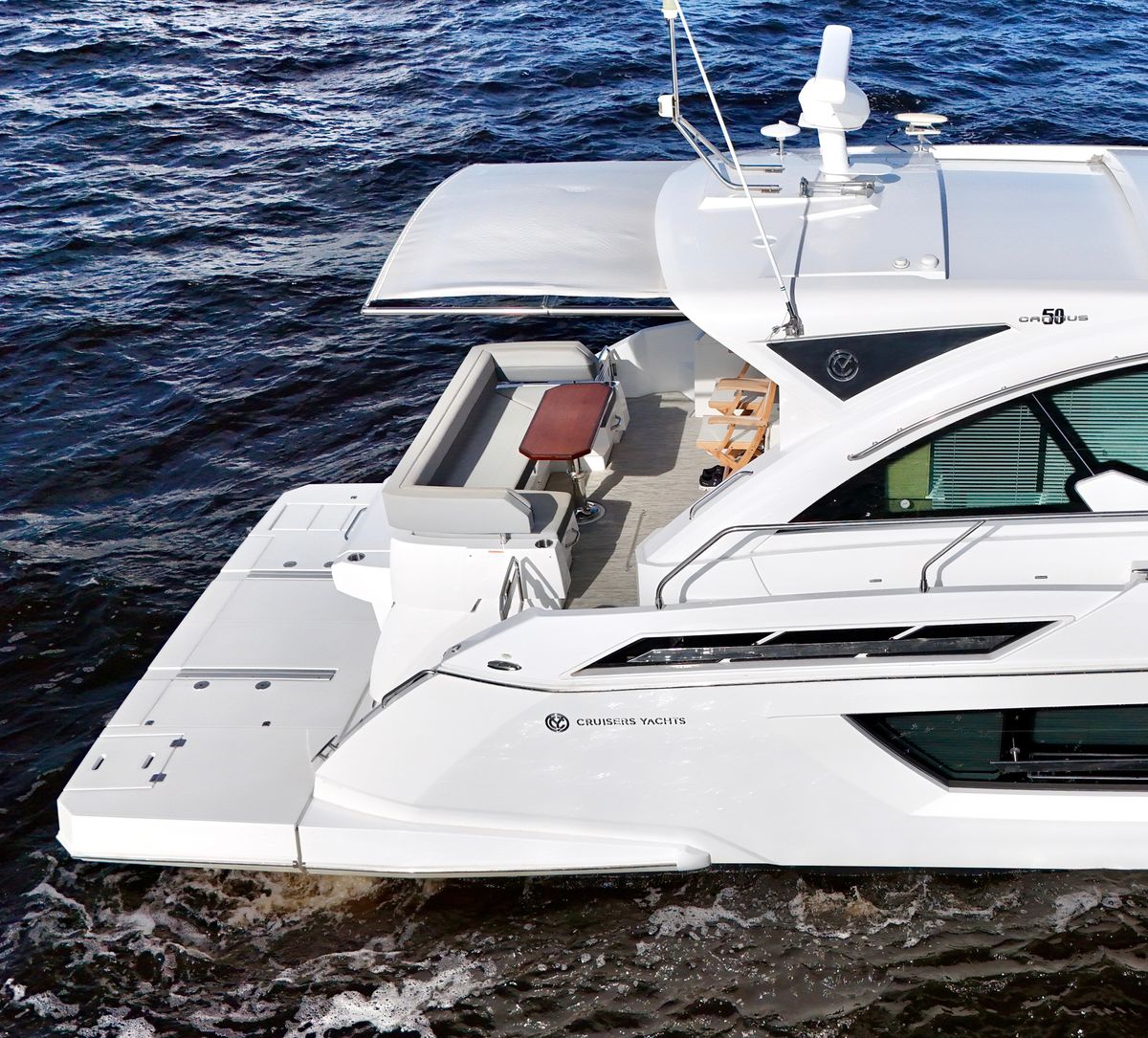 2020 Cruisers Yachts 50 
