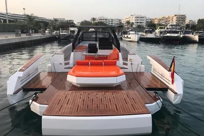 2020 Evo Yachts R4