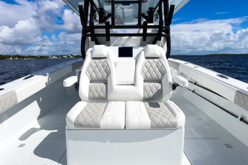 Electric Bill Yacht Photos Pics Freeman 34 Electric Bill - Seating