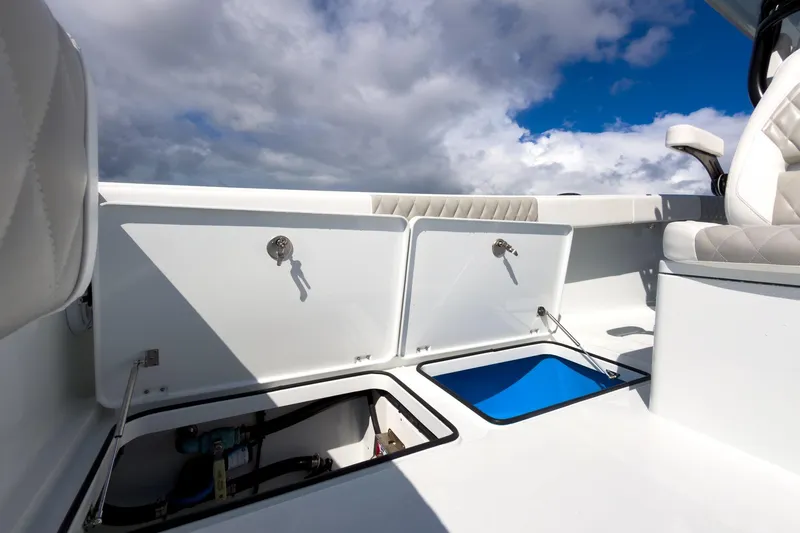 Electric Bill Yacht Photos Pics Freeman 34 Electric Bill - Cockpit Storage