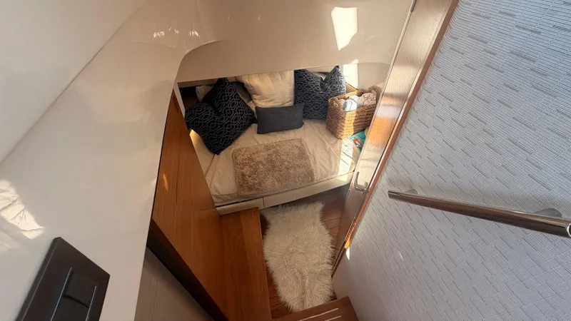  Yacht Photos Pics Interior of Tiara Sport 34 LS yacht, cozy cabin, 2023 model.